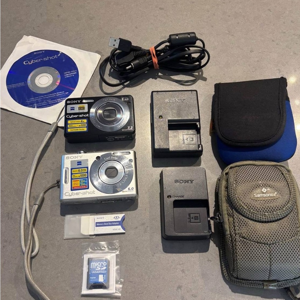SONY CYBERSHOT CAMERAS BUNDLE